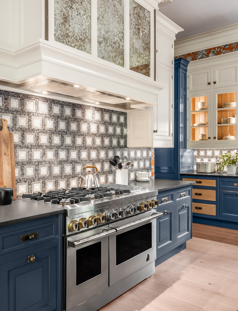 A JennAir® RISE™ Professional-Style Range in the kitchen. A JennAir® RISE™ Professional-Style Range in the kitchen.