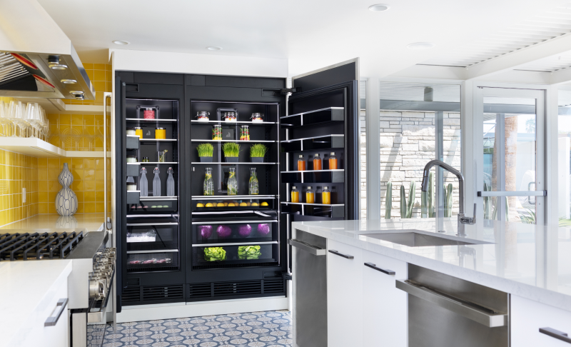 A whole-kitchen view featuring a pair of open JennAir® Columns with an Obsidian Interior. A whole-kitchen view featuring a pair of open JennAir® Columns with an Obsidian Interior.