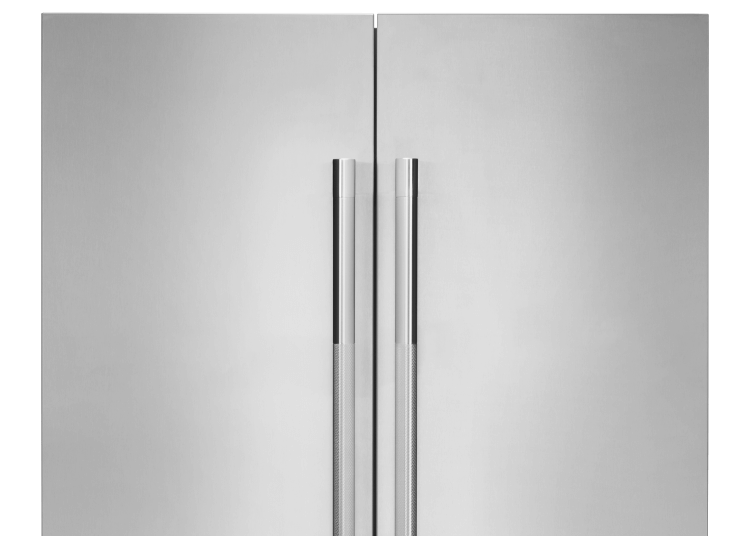 A close up of the RISE™ Design Expression Handle on stainless steel panels. A close up of the RISE™ Design Expression Handle on stainless steel panels.