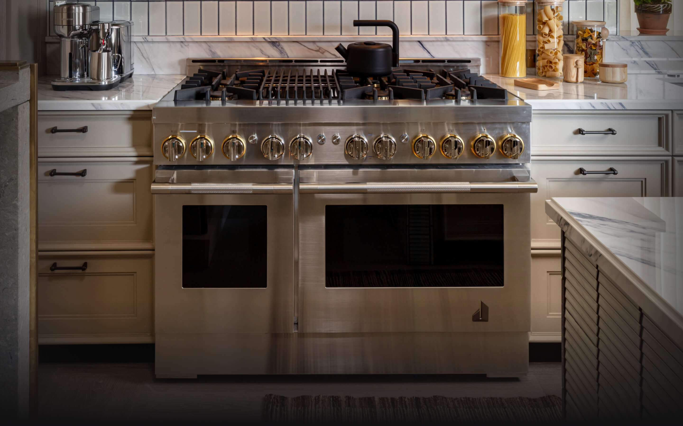 A RISE™ Professional-Style Range In a real kitchen.  A RISE™ Professional-Style Range In a real kitchen.