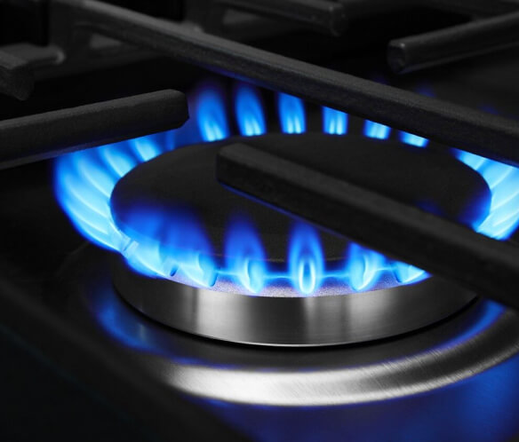 A single layer of flame lit on a Dual-Stacked PowerBurner.