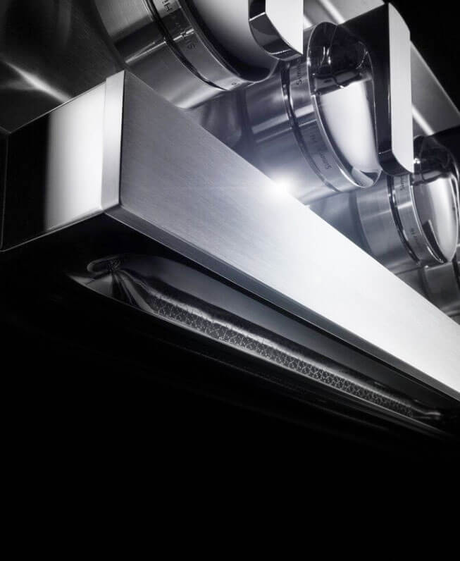 A close up of the bold, squared handle.