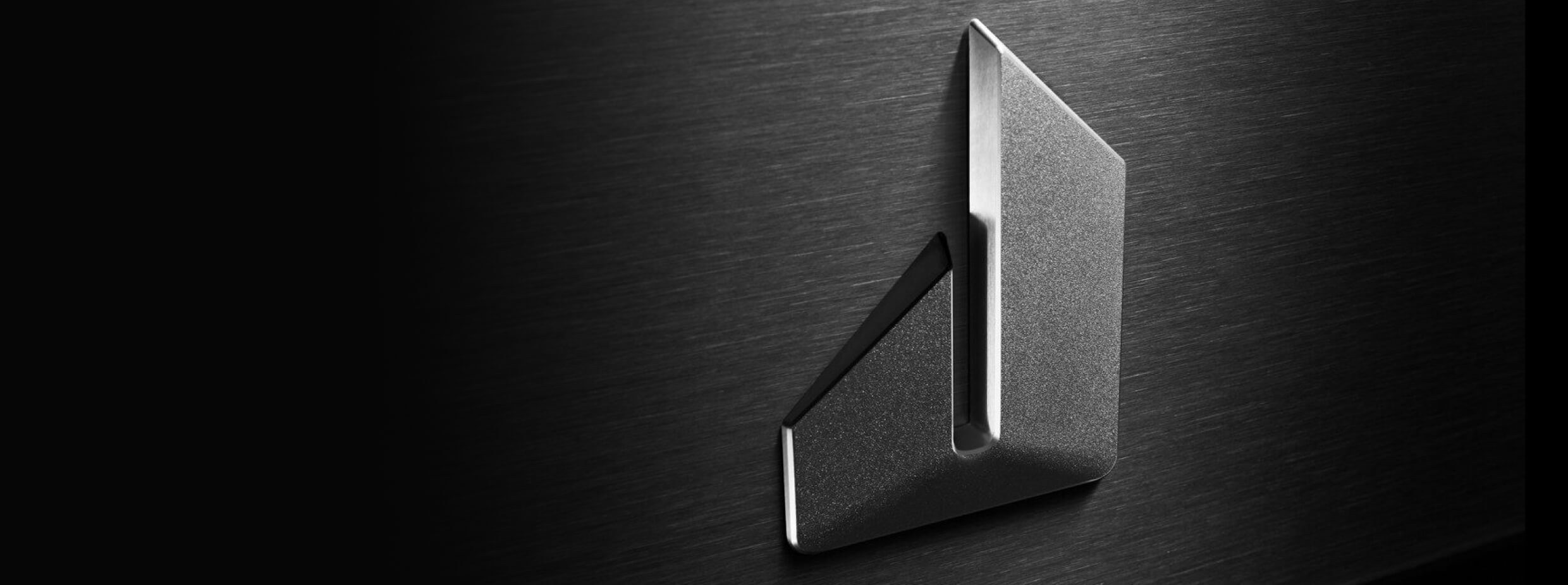 The Defiant J badge on a RISE™ Range.